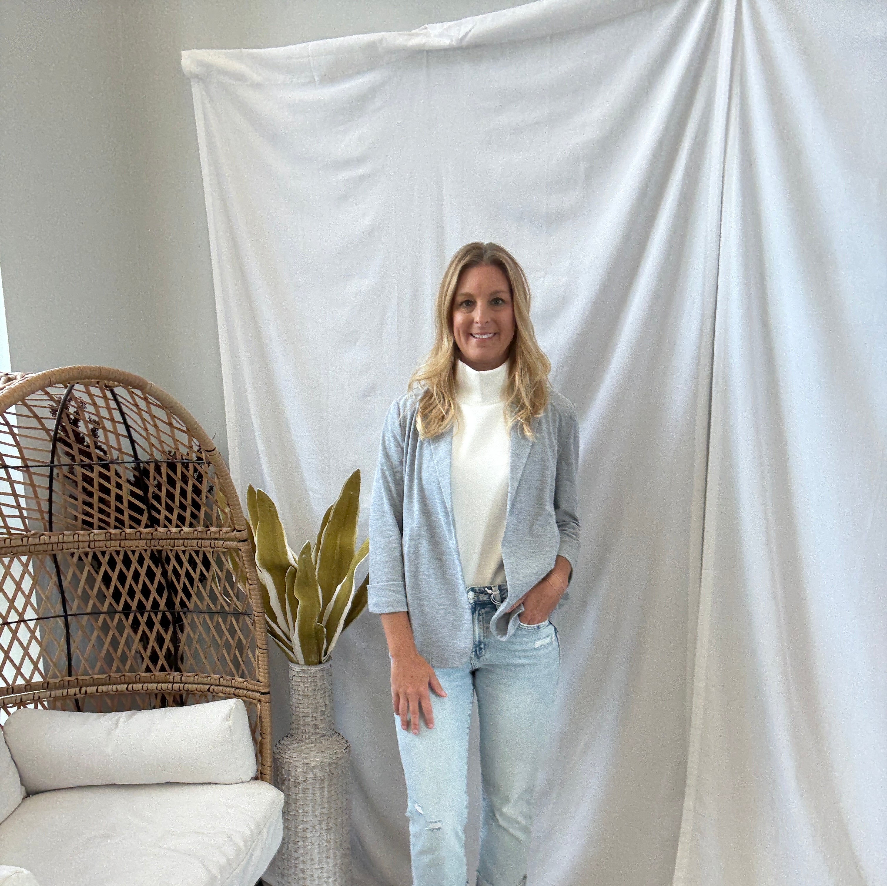 Vervet Wow Straight Crop Jeans-Final Sale-Jeans-vervet-The Silo Boutique, Women's Fashion Boutique Located in Warren and Grand Forks North Dakota