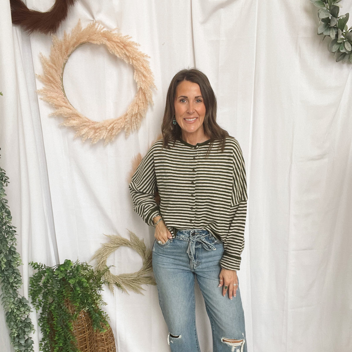 Hidden Ella Cropped Classic Straight Jeans-Jeans-Hidden-The Silo Boutique, Women's Fashion Boutique Located in Warren and Grand Forks North Dakota