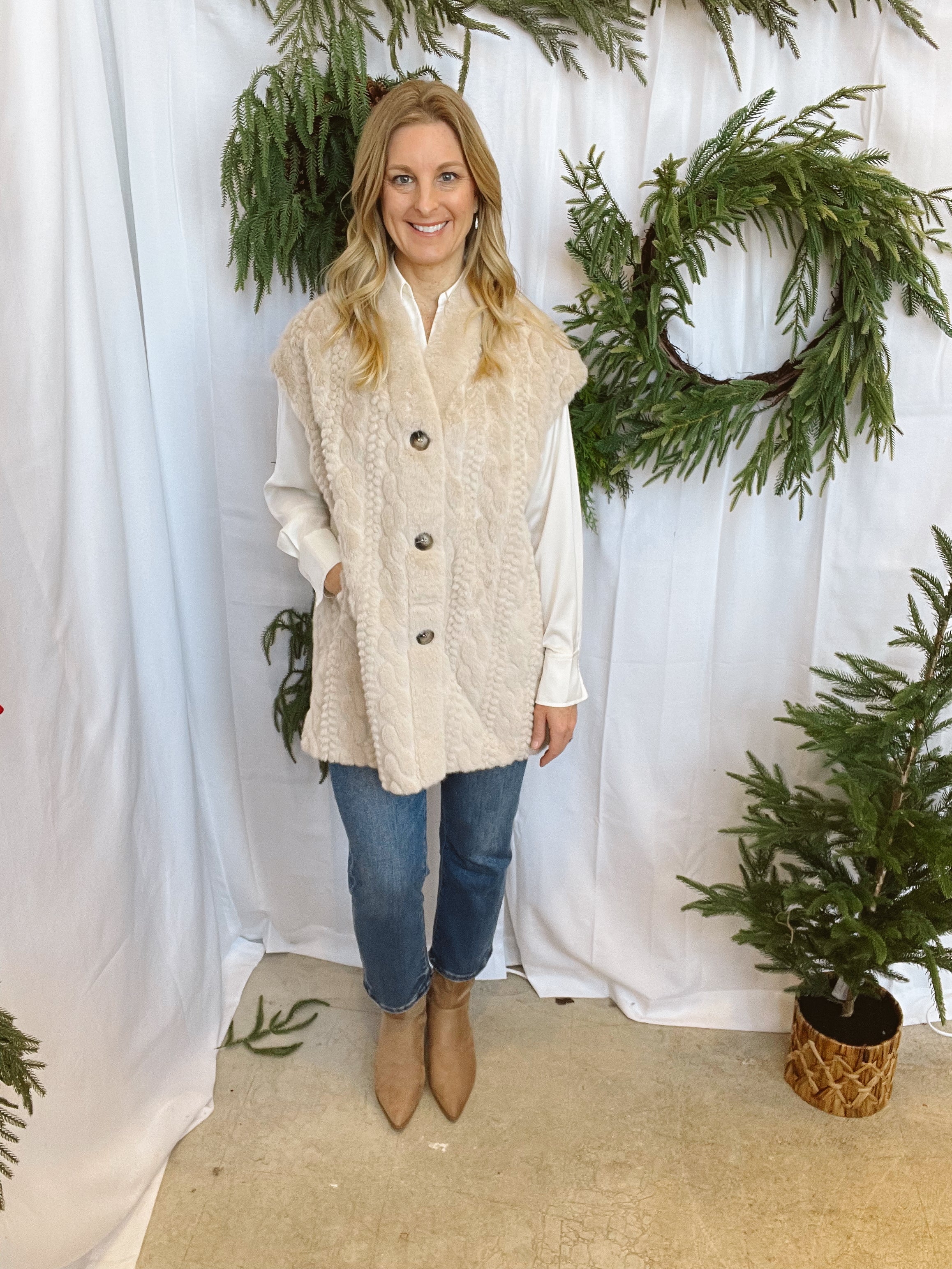 Luxe Fur Vest-Cream-Vests-davi-The Silo Boutique, Women's Fashion Boutique Located in Warren and Grand Forks North Dakota