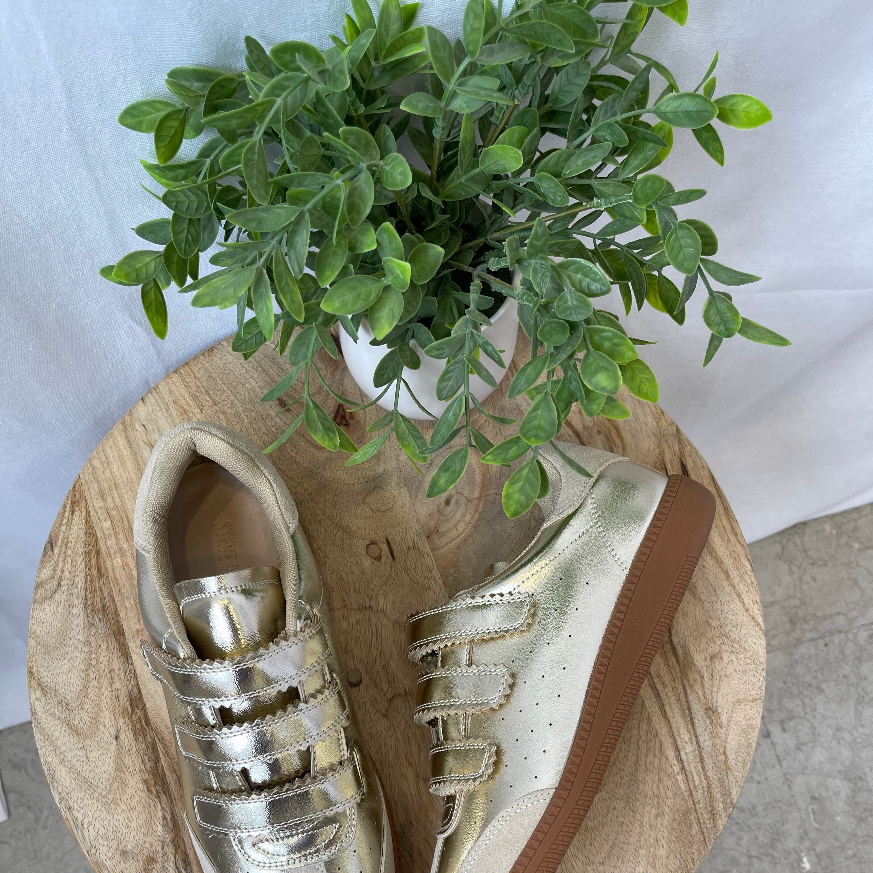 Steve Madden Momentum Gold Sneaker-Sneakers-steve madden-The Silo Boutique, Women's Fashion Boutique Located in Warren and Grand Forks North Dakota