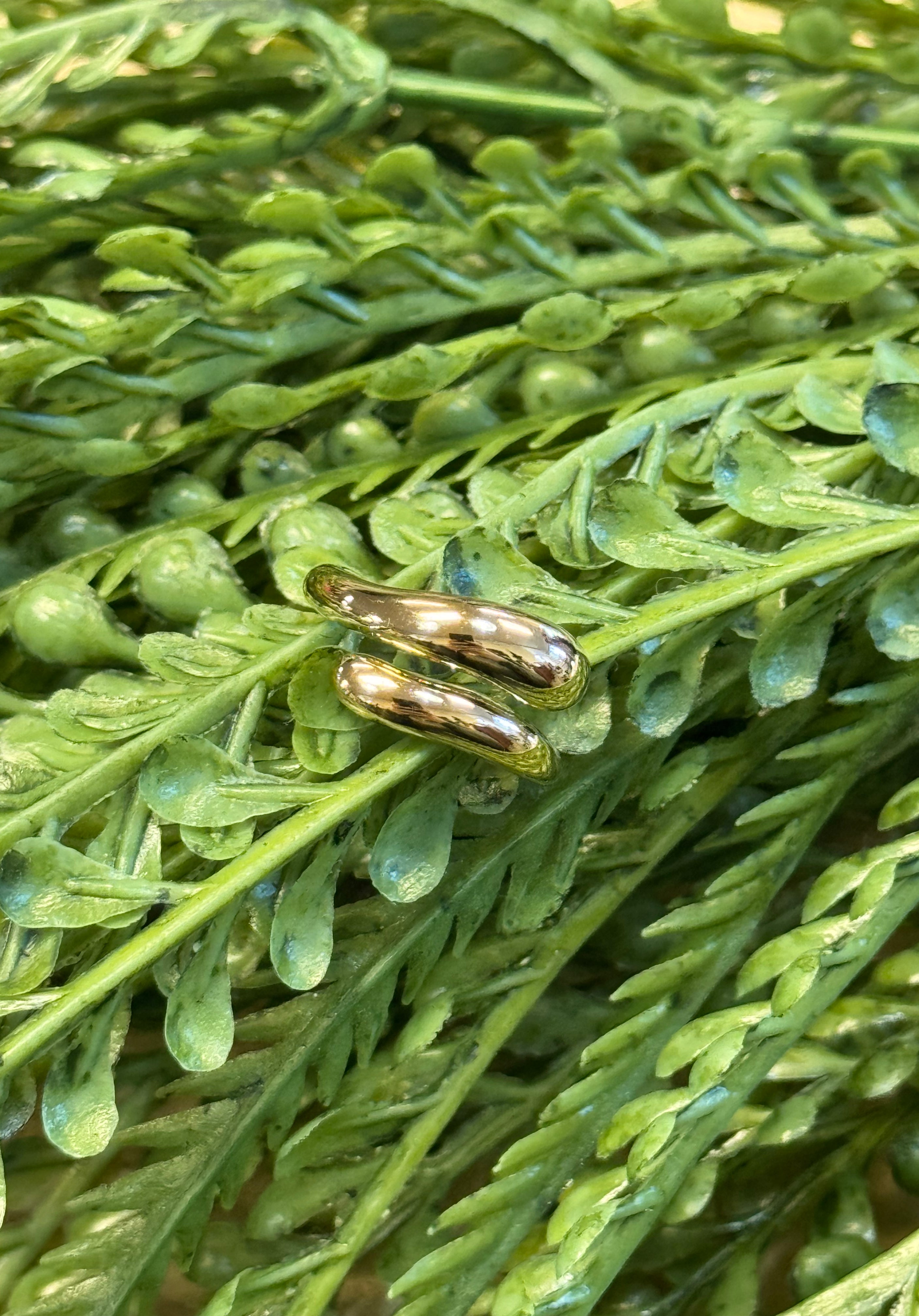 Crossover Ring-Gold-Rings-fame-The Silo Boutique, Women's Fashion Boutique Located in Warren and Grand Forks North Dakota