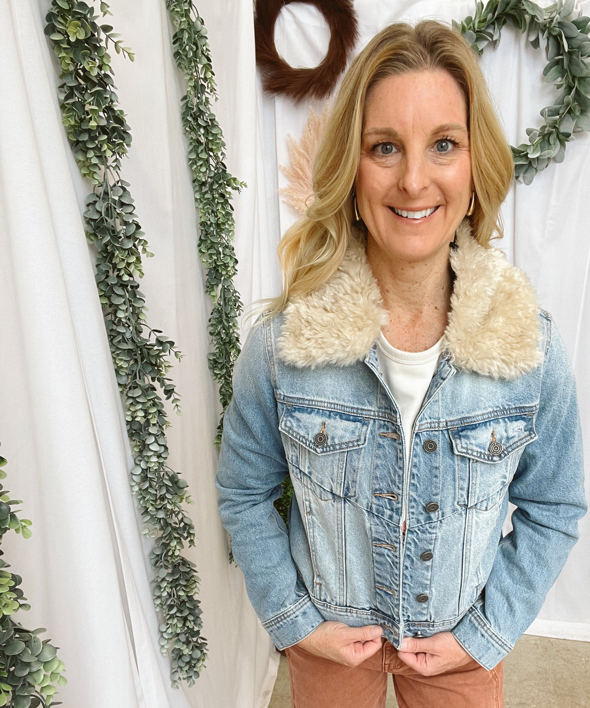 Hidden Fur Collar Denim Jacket-Coats & Jackets-Hidden-The Silo Boutique, Women's Fashion Boutique Located in Warren and Grand Forks North Dakota