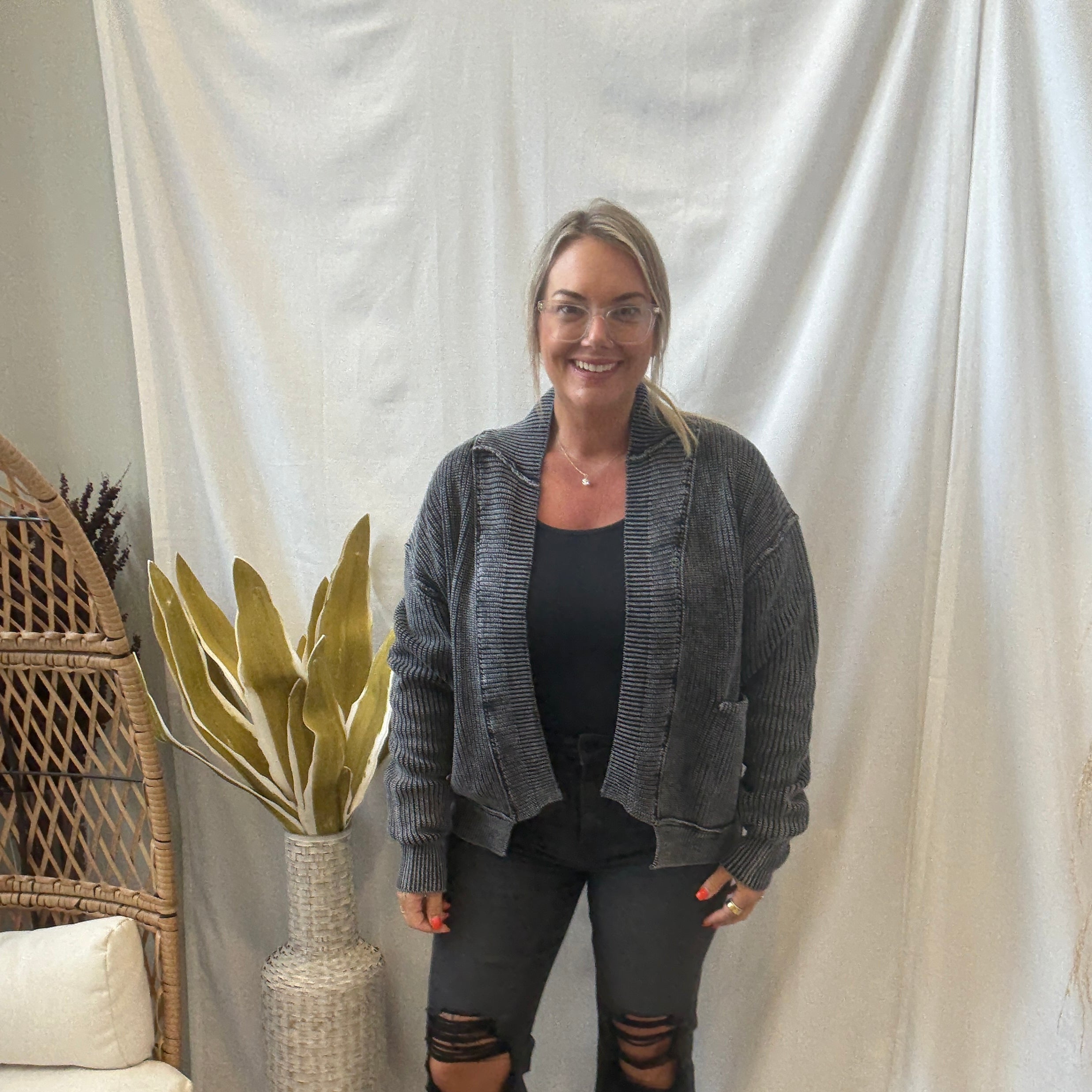 Zoe Black Destructed Washed Jeans-Jeans-Zenana-The Silo Boutique, Women's Fashion Boutique Located in Warren and Grand Forks North Dakota