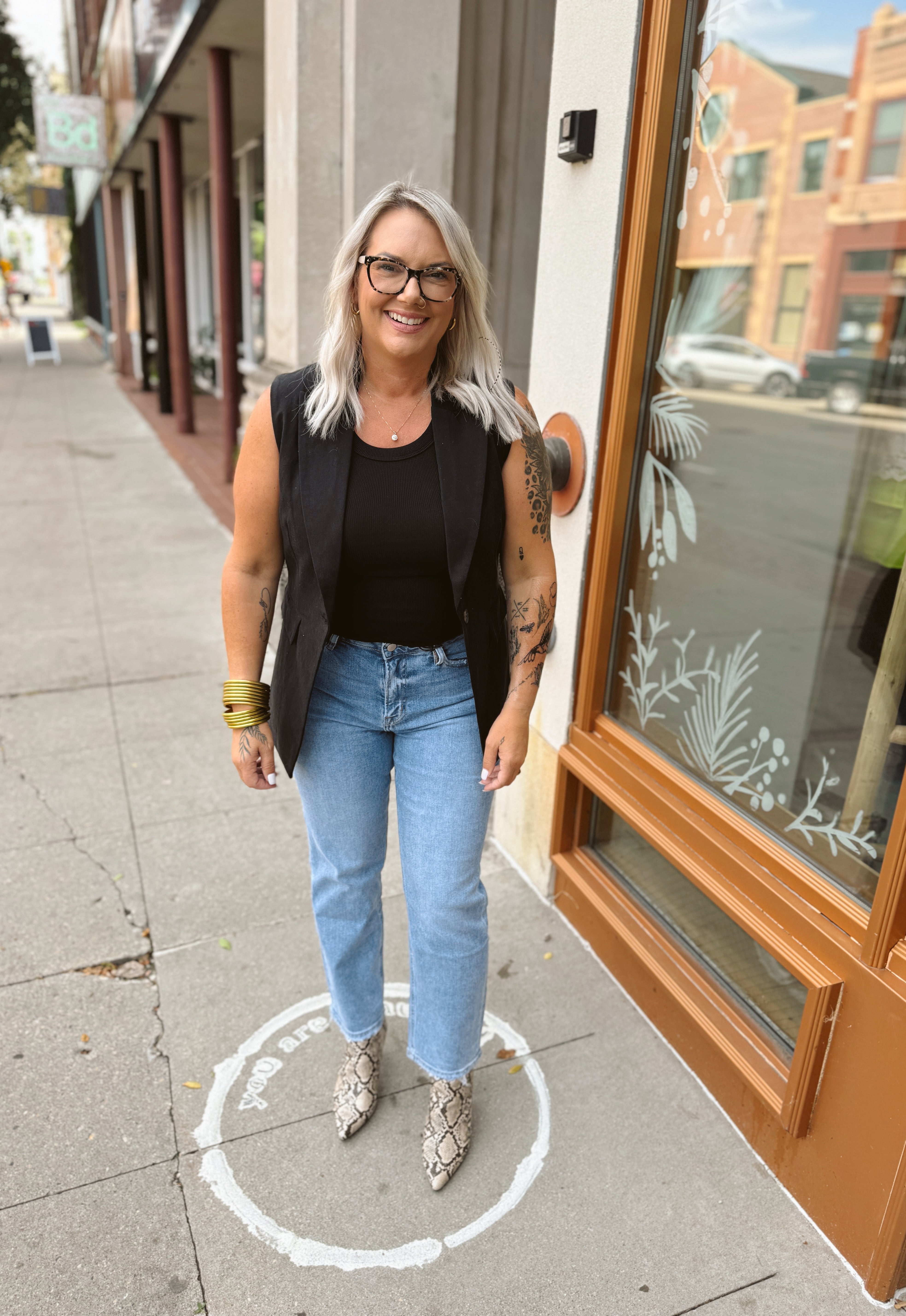 Black Elan One Button Vest-Vests-elan-The Silo Boutique, Women's Fashion Boutique Located in Warren and Grand Forks North Dakota
