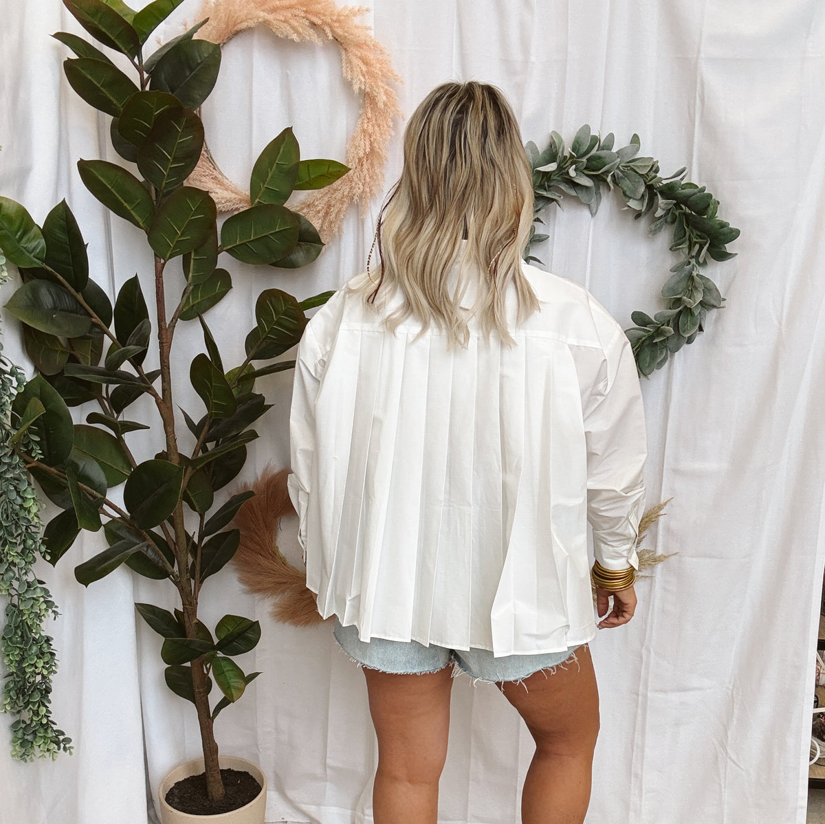Elan Oversized Back Pleated Shirt-Long Sleeve Tops-elan-The Silo Boutique, Women's Fashion Boutique Located in Warren and Grand Forks North Dakota