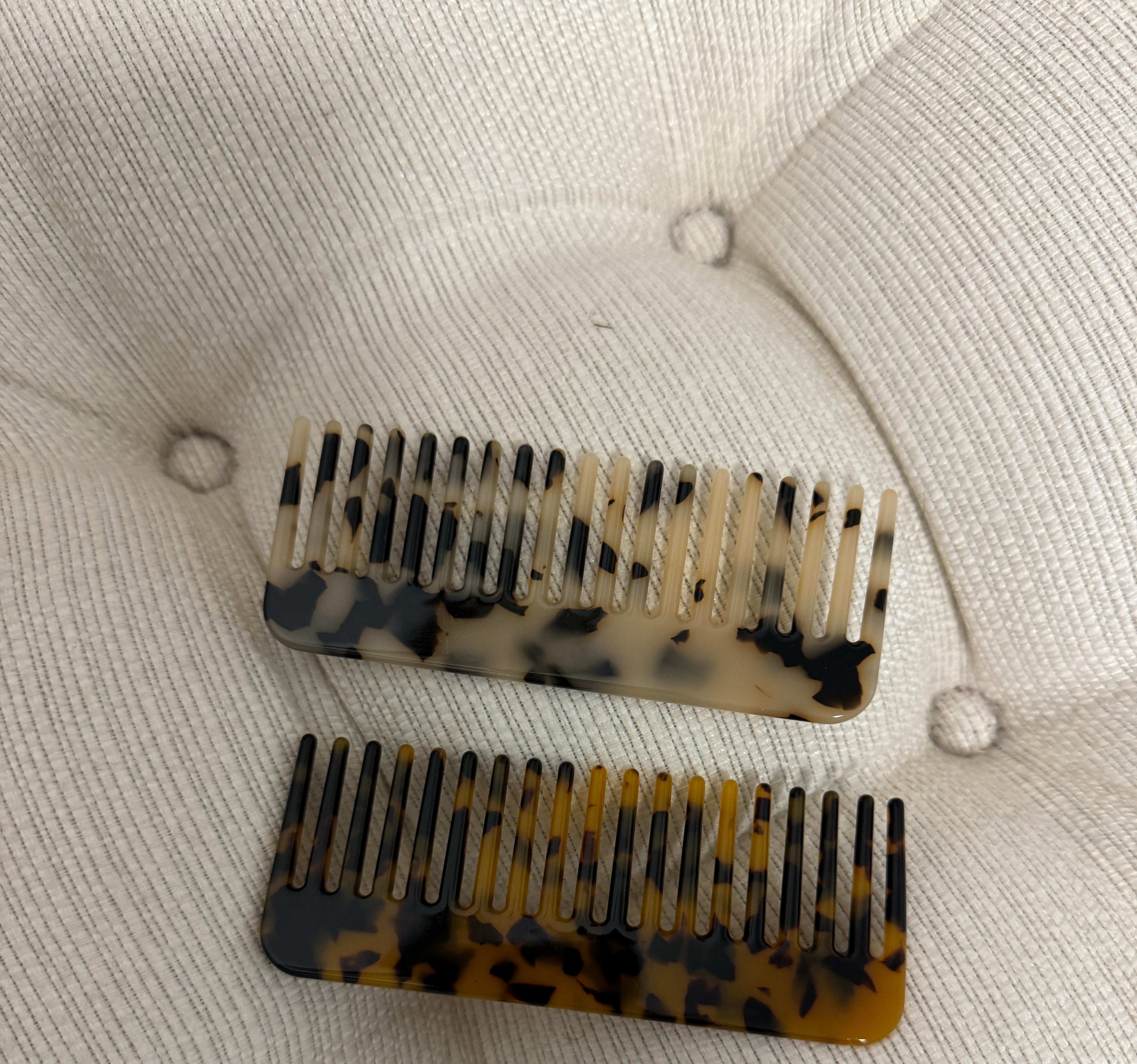 Hair Detangling Comb-Hair Accessories-faire-The Silo Boutique, Women's Fashion Boutique Located in Warren and Grand Forks North Dakota