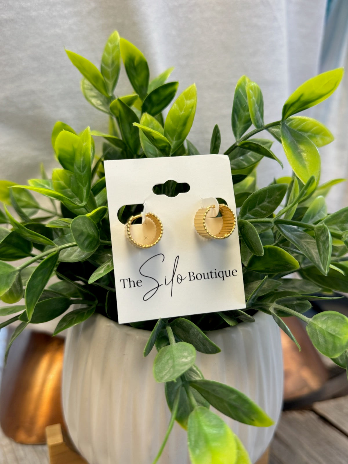 Gold Hoop with Pearl-Earrings-Fame-The Silo Boutique, Women's Fashion Boutique Located in Warren and Grand Forks North Dakota