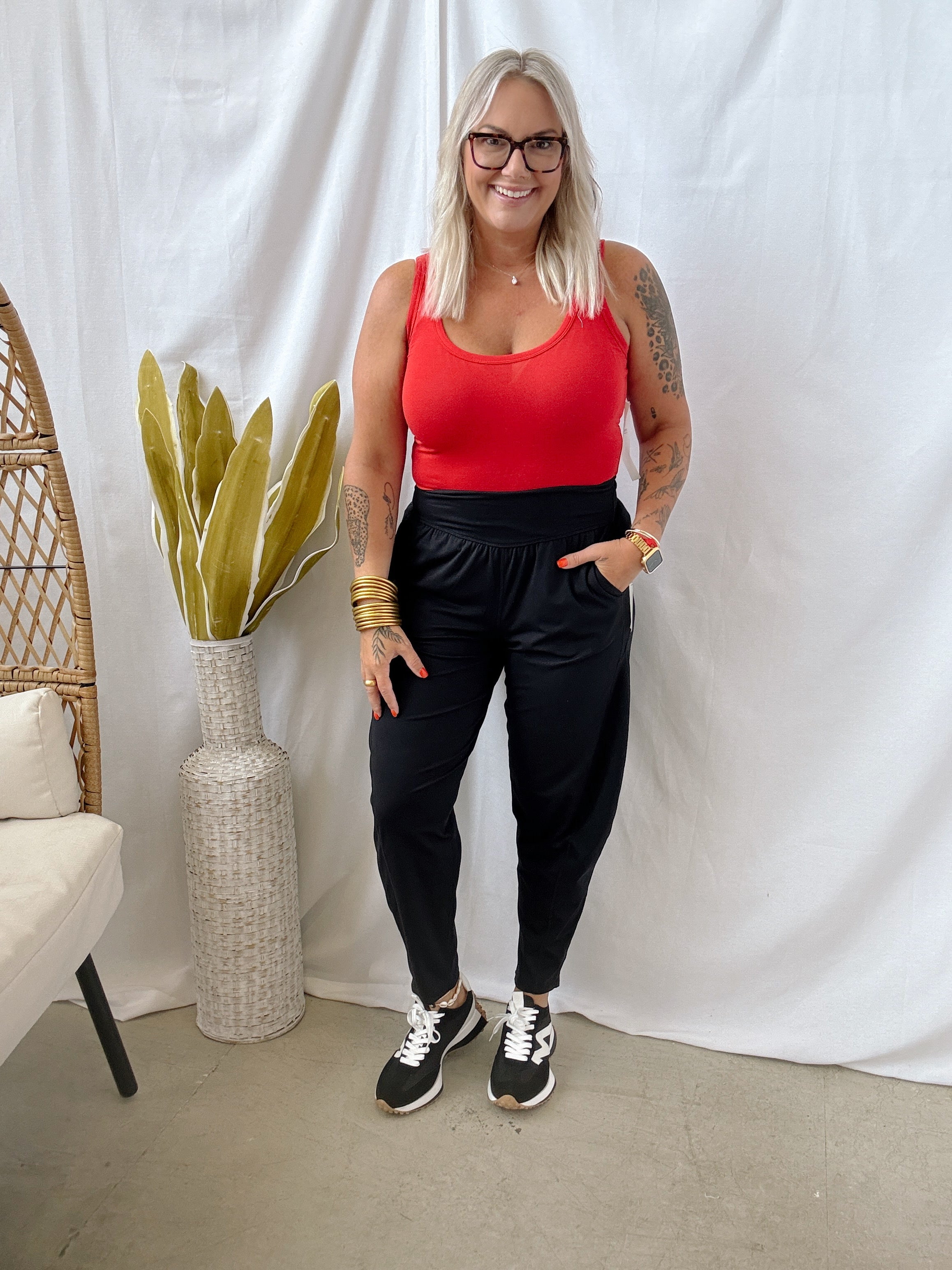 Black Venice Flow Barrel Pants-Pants-mono b-The Silo Boutique, Women's Fashion Boutique Located in Warren and Grand Forks North Dakota