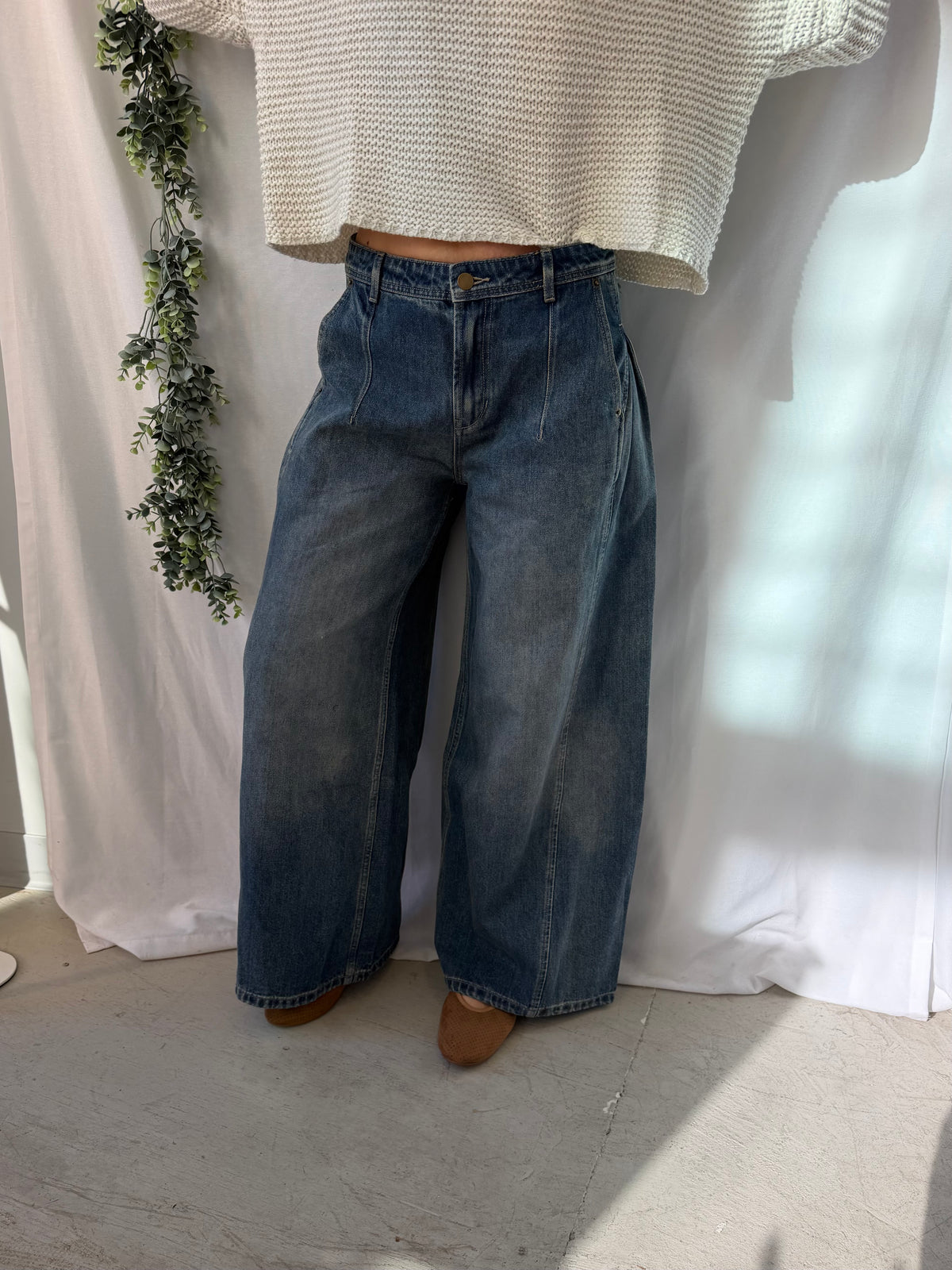 Muse Side Pleat Jeans-Jeans-miou muse-The Silo Boutique, Women's Fashion Boutique Located in Warren and Grand Forks North Dakota