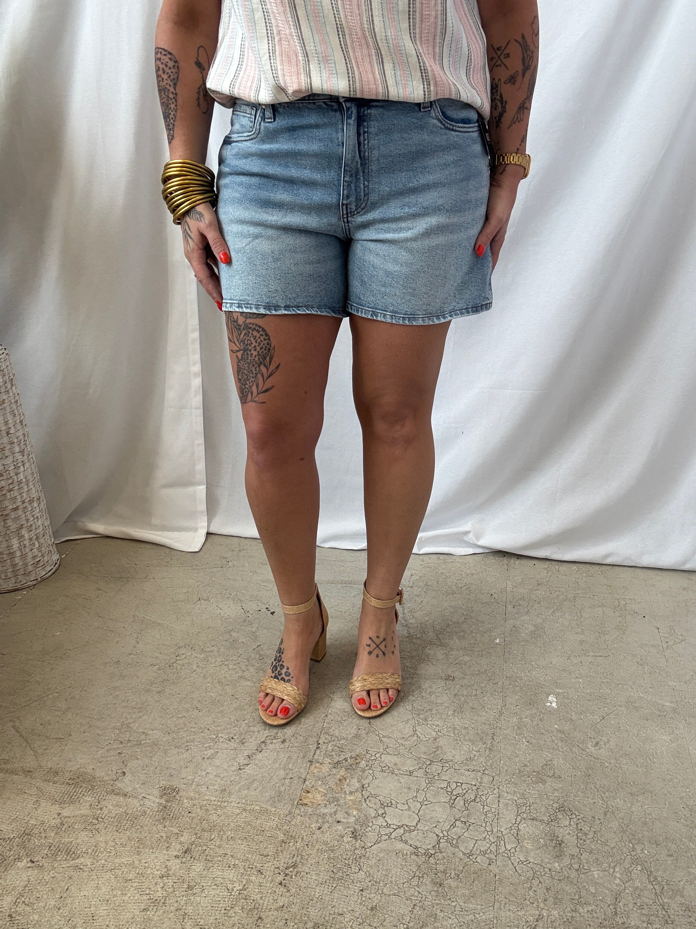 KUT Jane High Rise Long Short-Peaceful-Final Sale-Shorts-Kut-The Silo Boutique, Women's Fashion Boutique Located in Warren and Grand Forks North Dakota