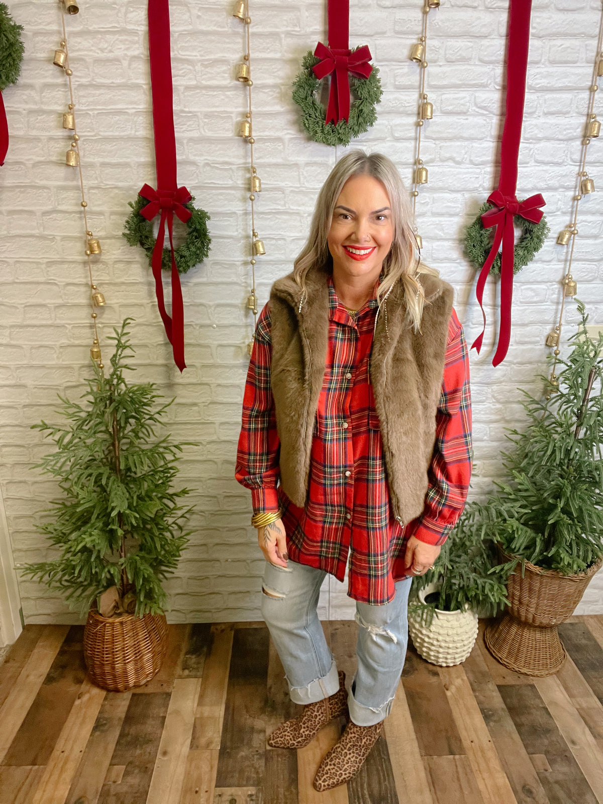Libby Faux Fur Vest-Brown-Vests-lelis-The Silo Boutique, Women's Fashion Boutique Located in Warren and Grand Forks North Dakota