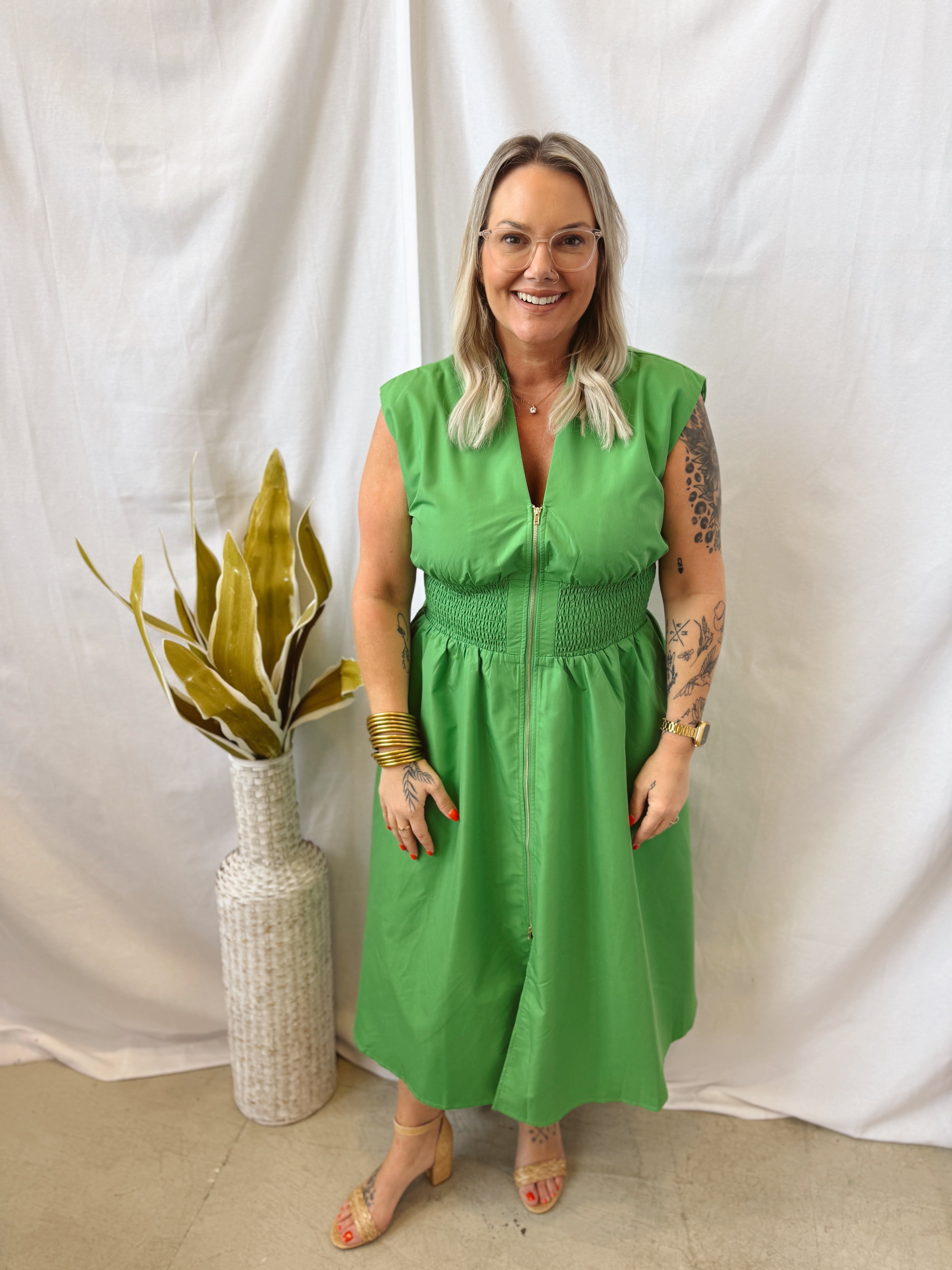 Kelly Green V Neck Zip Up Dress-Final Sale-Dresses-entro-The Silo Boutique, Women's Fashion Boutique Located in Warren and Grand Forks North Dakota