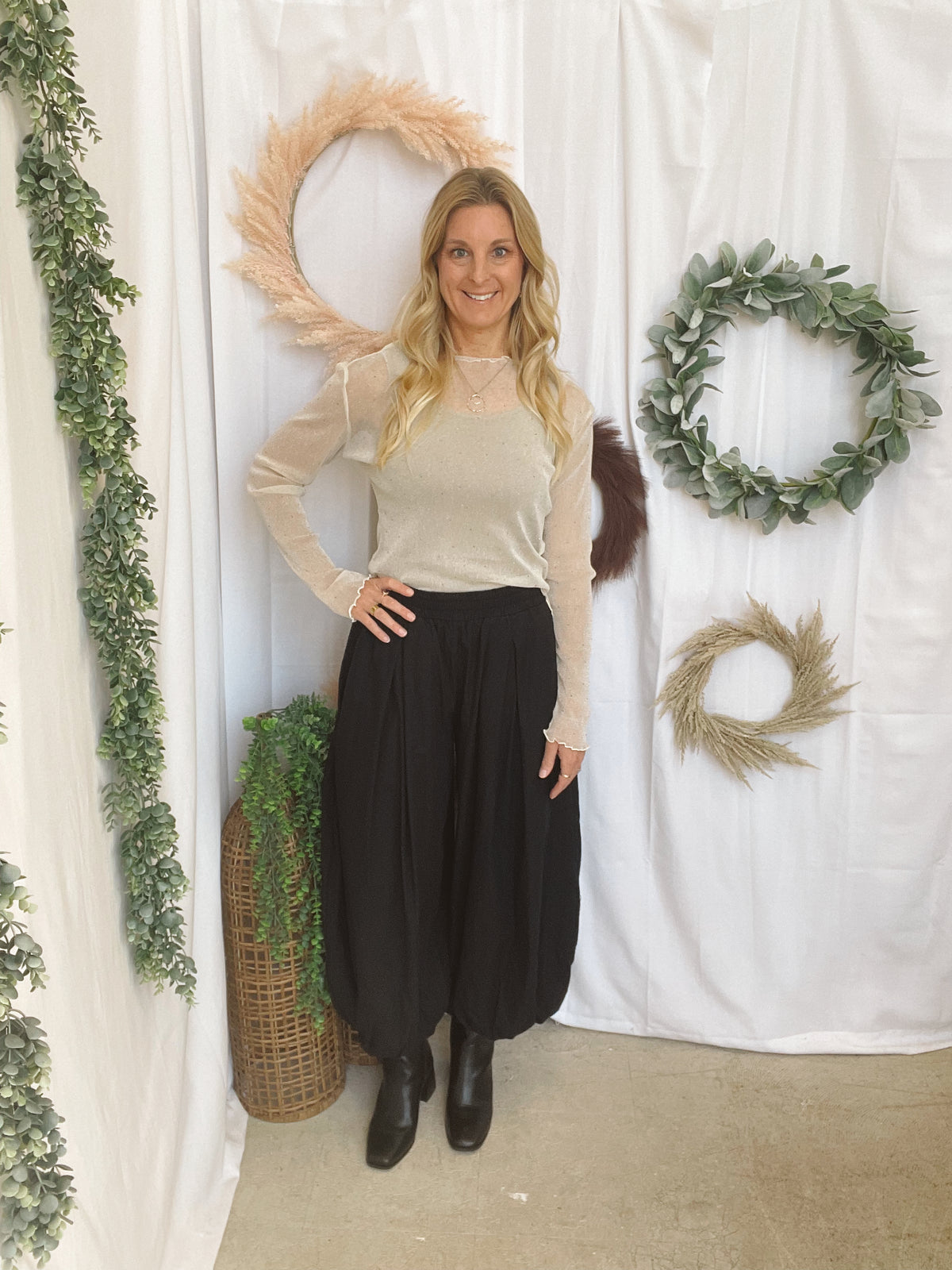 Dottie Balloon Pants-Black-Pants-dottie-The Silo Boutique, Women's Fashion Boutique Located in Warren and Grand Forks North Dakota