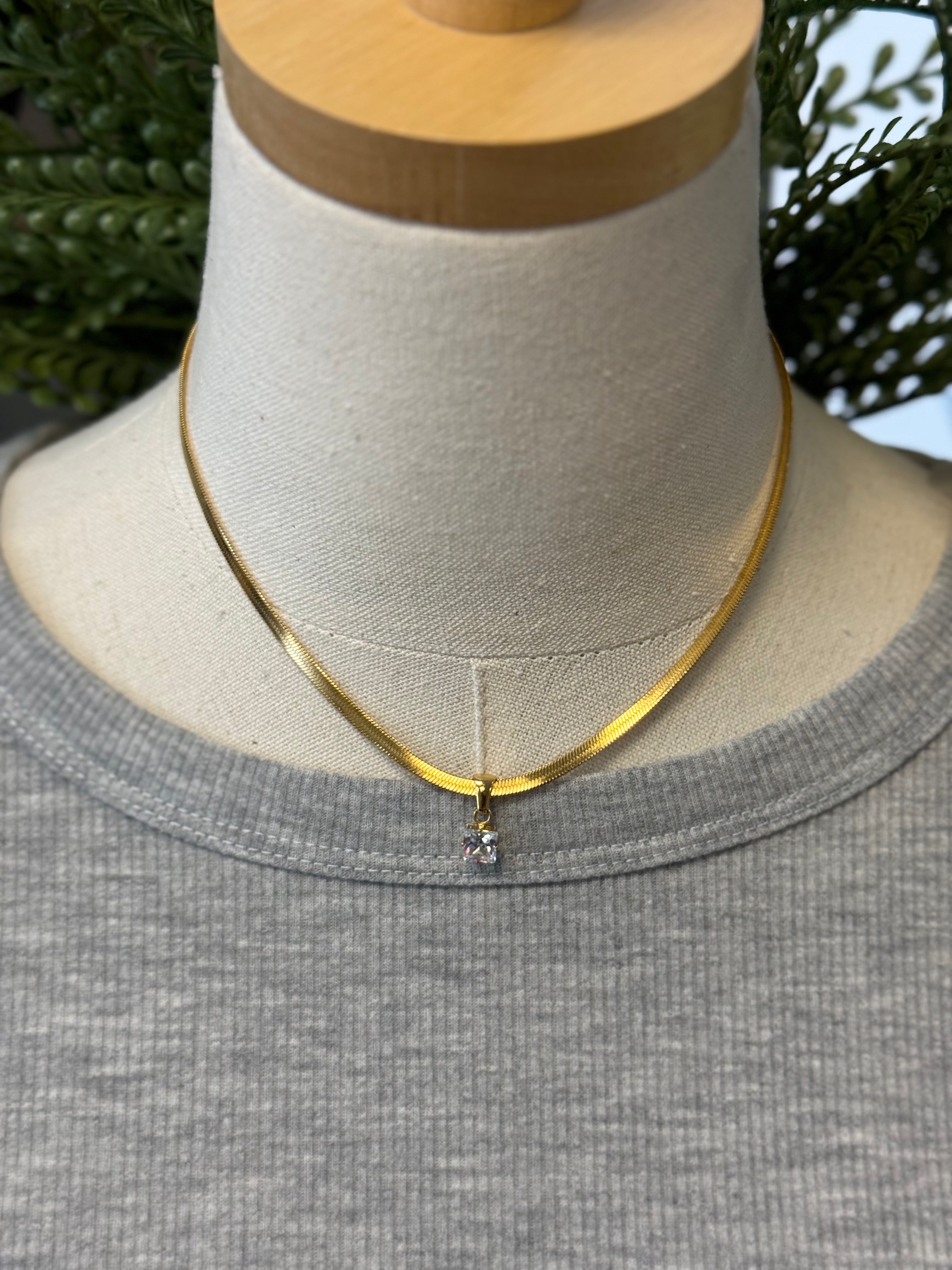 Blanc Snake Chain Necklace-Necklaces-maiq-The Silo Boutique, Women's Fashion Boutique Located in Warren and Grand Forks North Dakota