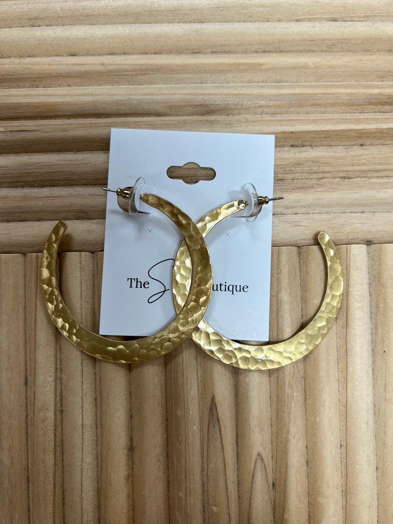 Hammered Hoop Earring-Earrings-Fame-The Silo Boutique, Women's Fashion Boutique Located in Warren and Grand Forks North Dakota
