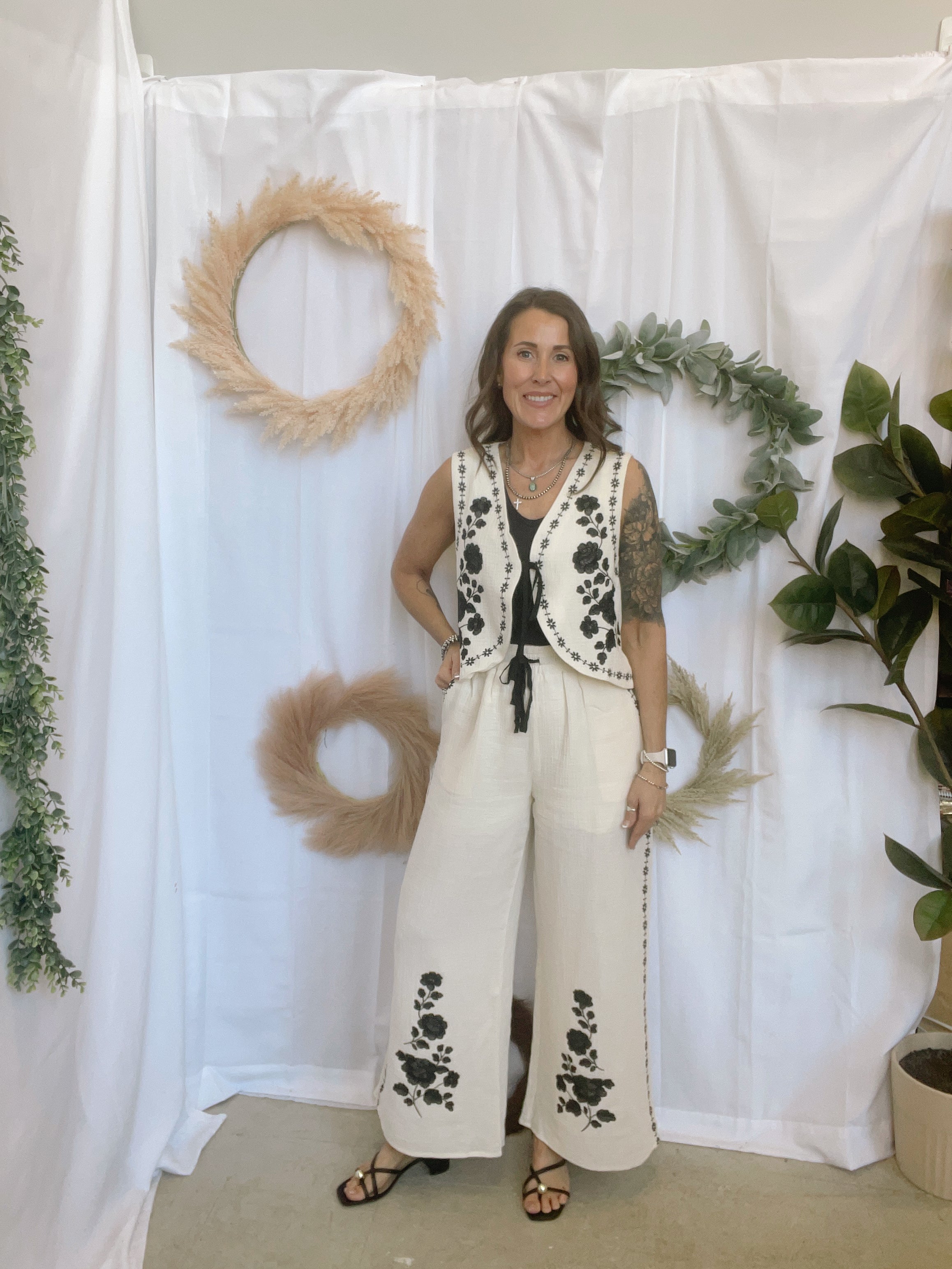 Bonnie Gauze Vest-Vests-mystree-The Silo Boutique, Women's Fashion Boutique Located in Warren and Grand Forks North Dakota