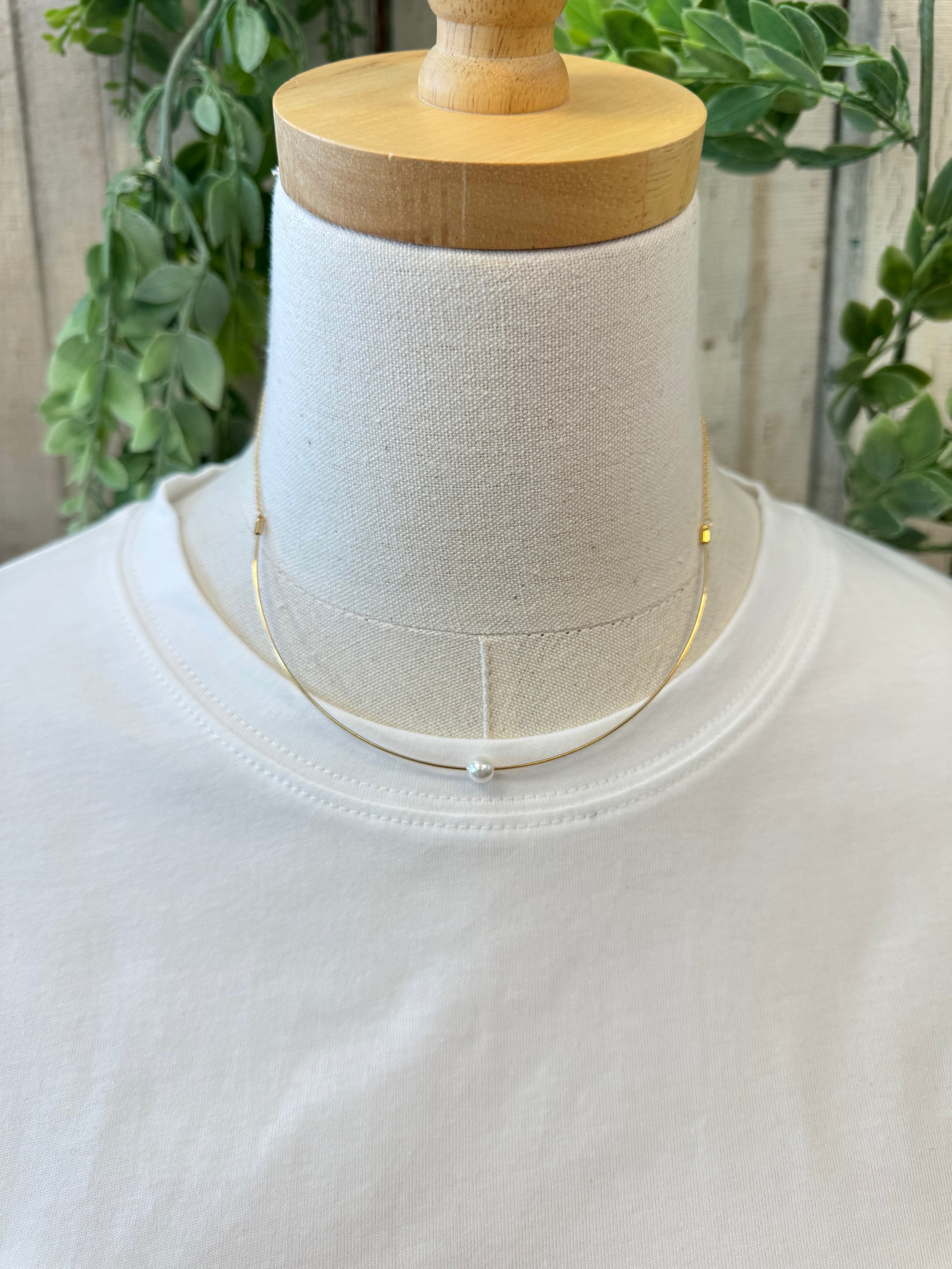 Wire Pearl Necklace-Necklaces-fame-The Silo Boutique, Women's Fashion Boutique Located in Warren and Grand Forks North Dakota