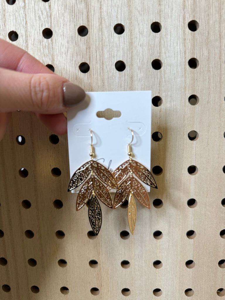 Gold Leaf Earrings-earrings-Fame-The Silo Boutique, Women's Fashion Boutique Located in Warren and Grand Forks North Dakota