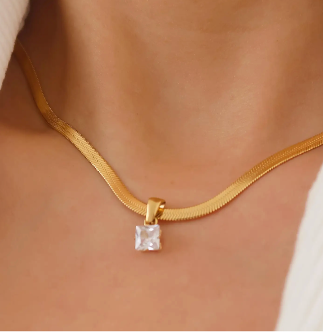 Blanc Snake Chain Necklace-Necklaces-maiq-The Silo Boutique, Women's Fashion Boutique Located in Warren and Grand Forks North Dakota