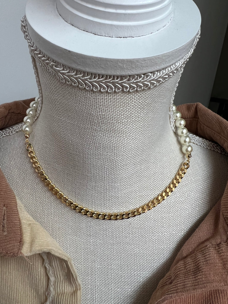 Pearl Detail Gold Necklace-Necklaces-Dallas Market-The Silo Boutique, Women's Fashion Boutique Located in Warren and Grand Forks North Dakota